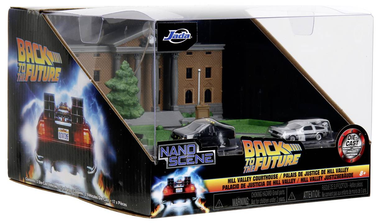 'Nano Scene' játékszett, amely a Vissza a jövőbe miniűr járműveit és a Hill Valley-i Megyeháza modellét tartalmazza egy átlátszó bemutató dobozban.