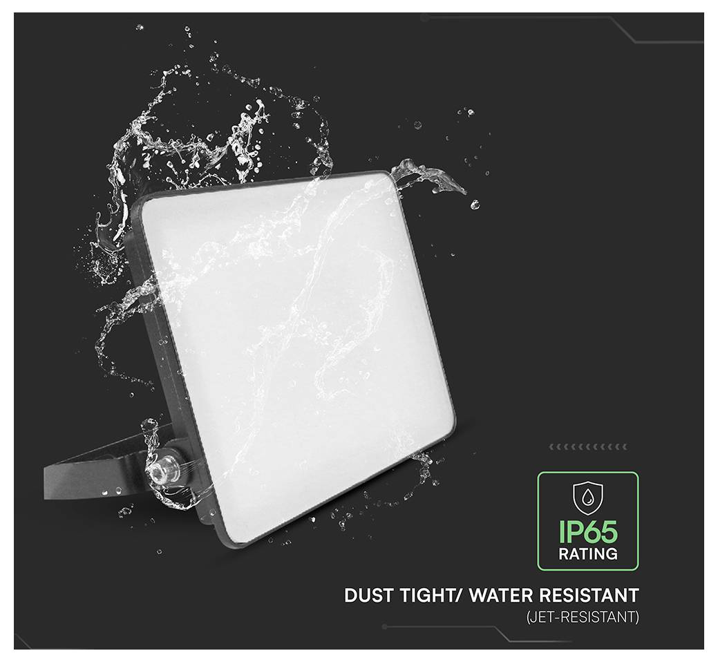 Egy négyzet alakú lámpates vízcseppekkel, amelyen az "IP65 besorolás" felirat jelzi, hogy por- és vízálló (fröccsenővíz-álló).