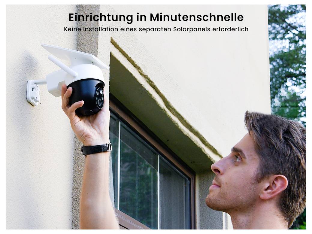 Egy férfi biztonsági kamerát szerel egy külső falra. A szöveg így olvas: 'Beállítás pillanatok alatt' és 'Külön napelem telepítése nem szükséges'.