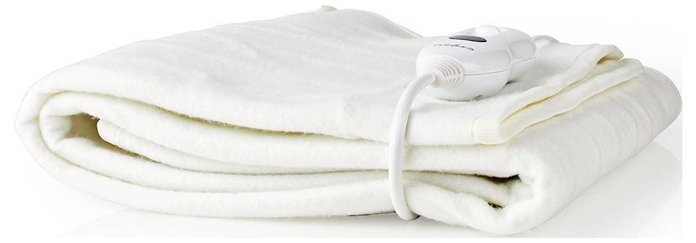 Egy fehér, összehajtogatott elektromos takaró, amelynek tetején egy vezérlőeszköz található, amelyet melegség és kényelem biztosítására használnak.