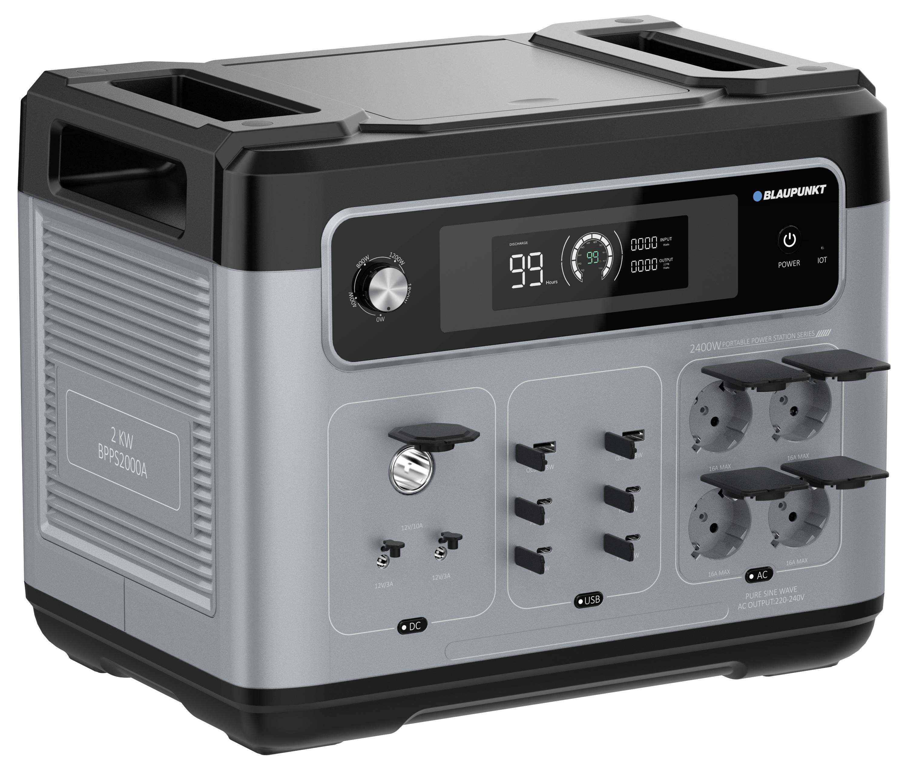 Egy hordozható áramforrás digitális kijelzővel mutatja a 99%-os töltöttséget. Több AC és DC csatlakozóaljzattal rendelkezik különböző elektronikai eszközök számára.