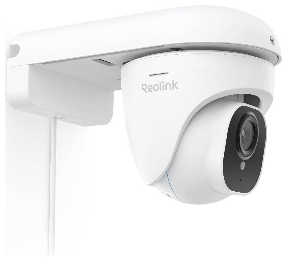 Egy fehér Reolink biztonsági kamera van felszerelve egy falra, felügyeleti célokra tervezve.