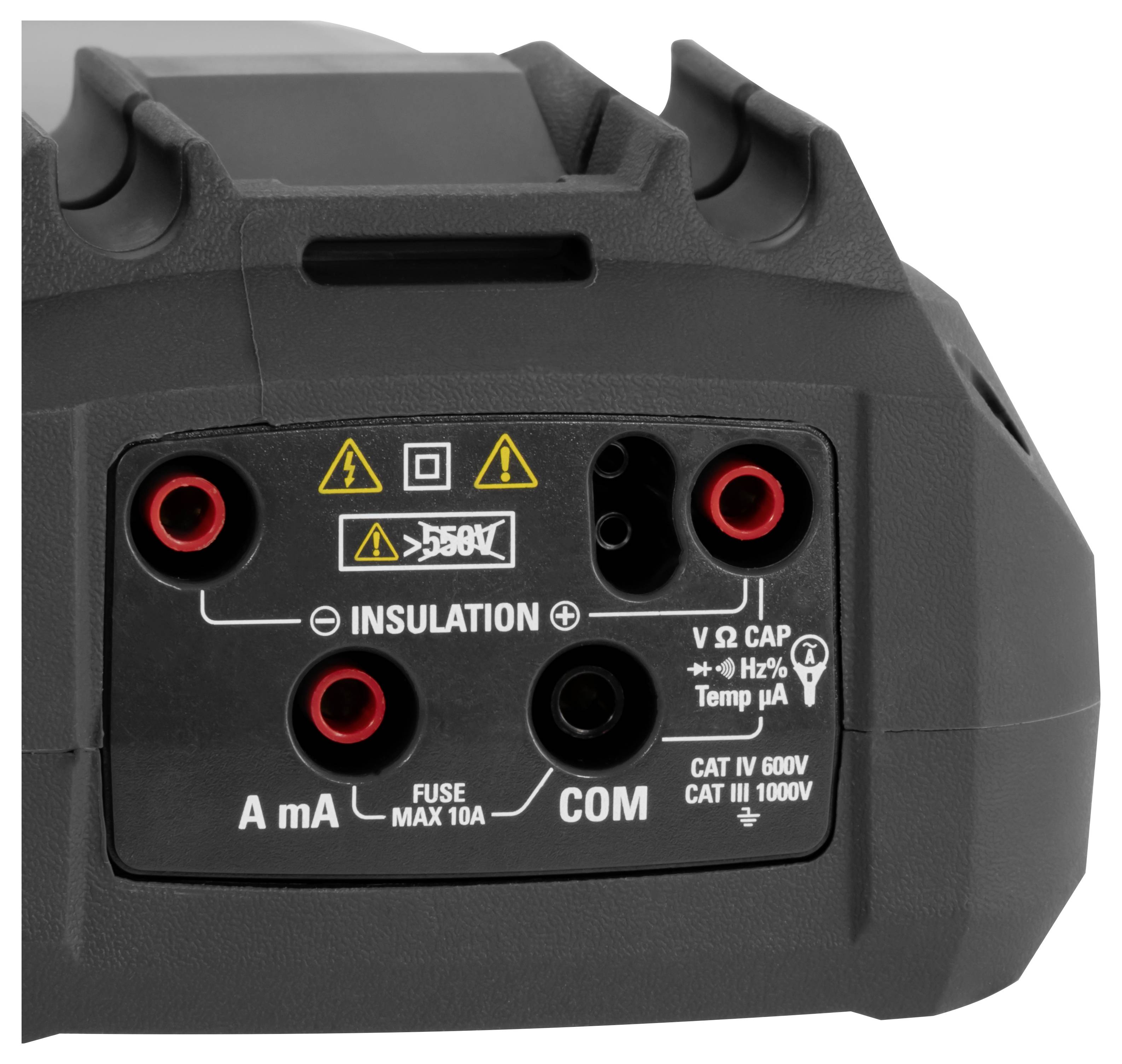 # Multiméter bemeneti aljzatainak és címkéinek közeli képe, amely tartalmazza az A mA, COM, V Ω CAP, biztosíték max 10A, valamint a CAT IV 600V/CAT III 1000V besorolásokat.