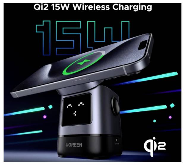 Okostelefon egy Ugreen Qi2 töltőn, melyen töltési szimbólum látható. Szöveg: 'Qi2 15W Vezeték nélküli töltés' és '15W'. Háttér: neon csíkok.