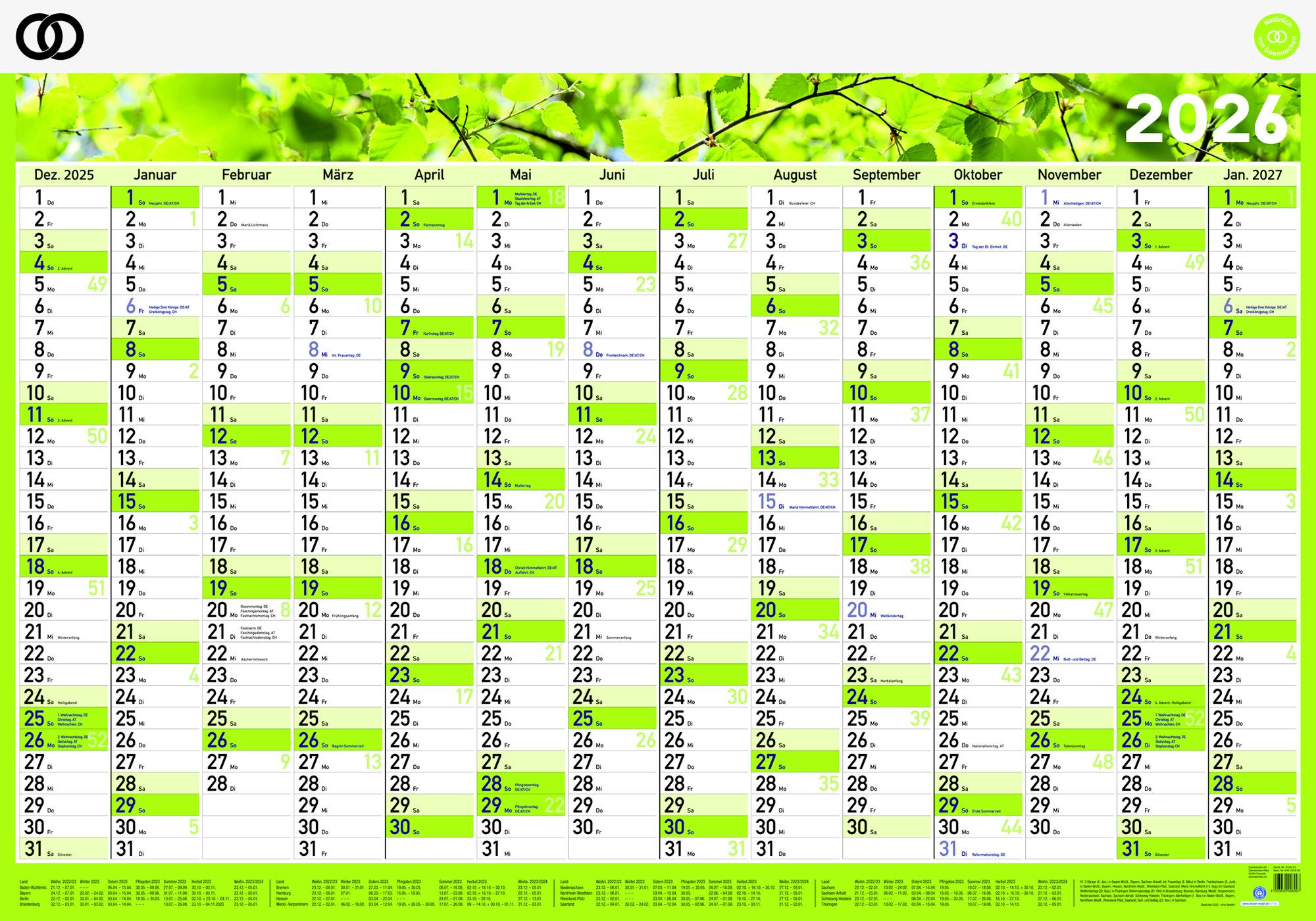 2026. évi naptár, minden hónappal januártól decemberig, zöld leveles háttérrel. Kiemelt hétvégék és ünnepnapok.