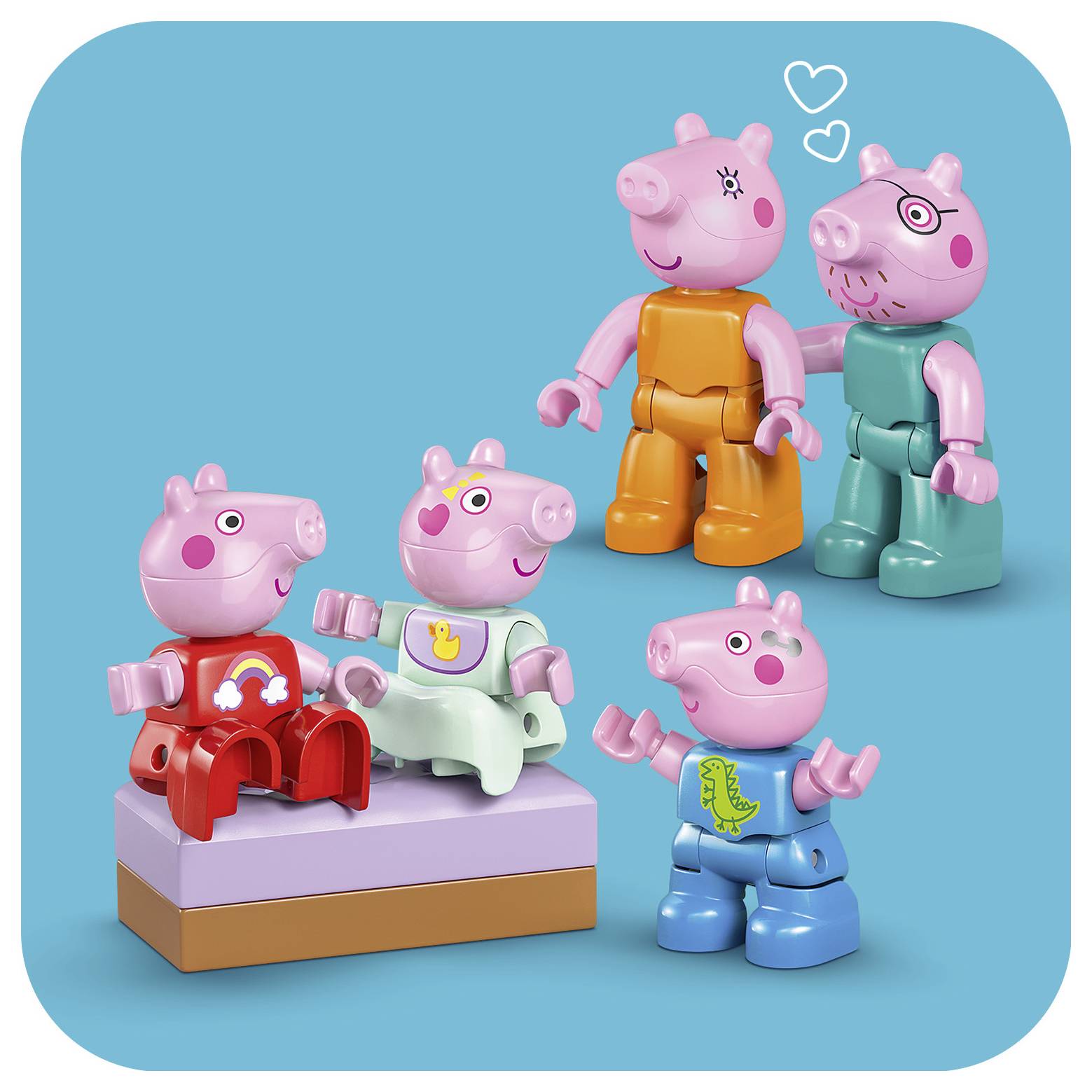 'Peppa Pig figurái kockákból összeszerelve, köztük Peppa, George, Mami és Papi Malac, színes ruhákban egy kék háttéren.'