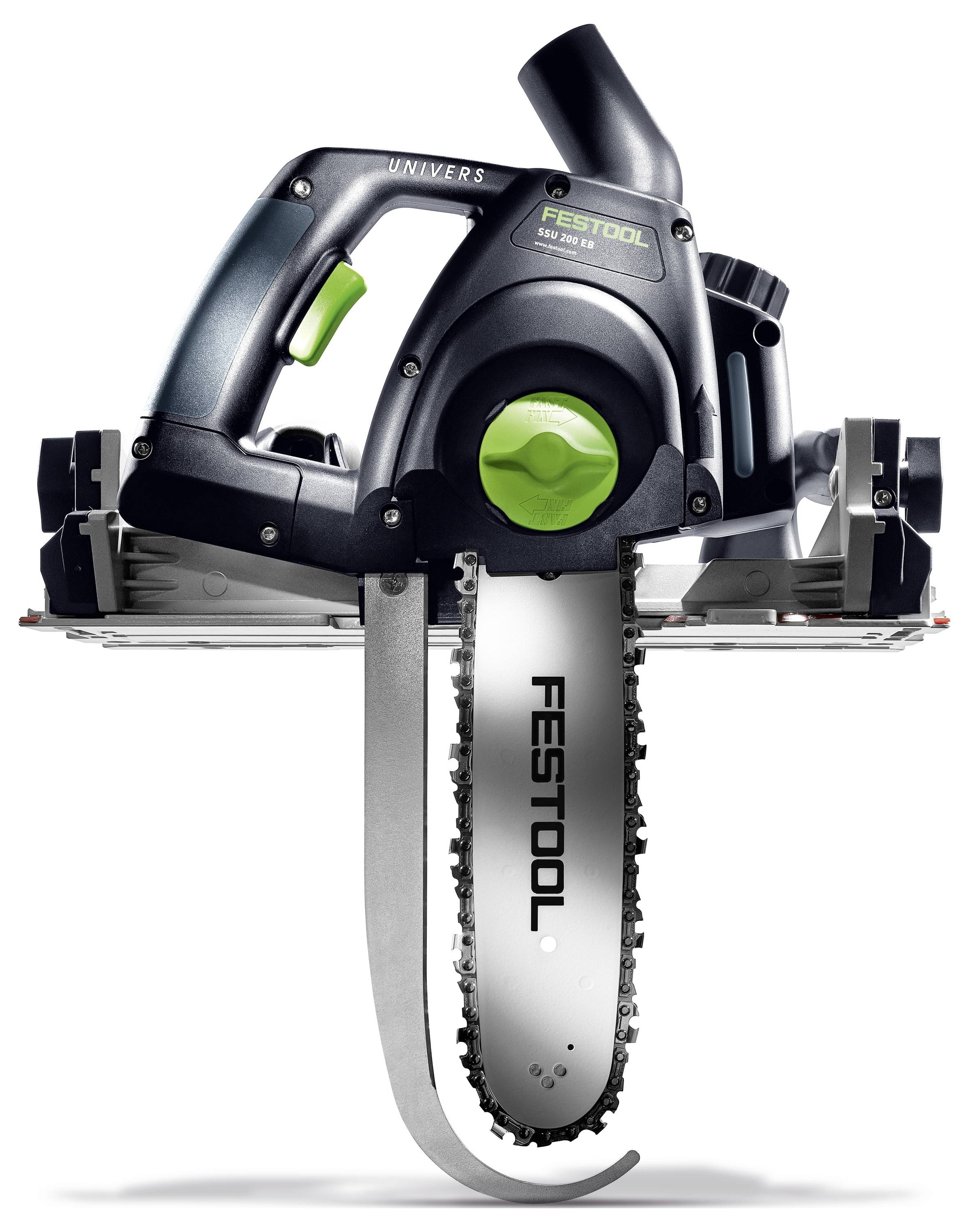 Egy egyedi vertikális kialakítású láncfűrész "Festool" márkajelzéssel, zöld fogantyúval és vezérlőelemekkel, fehér háttér előtt bemutatva.