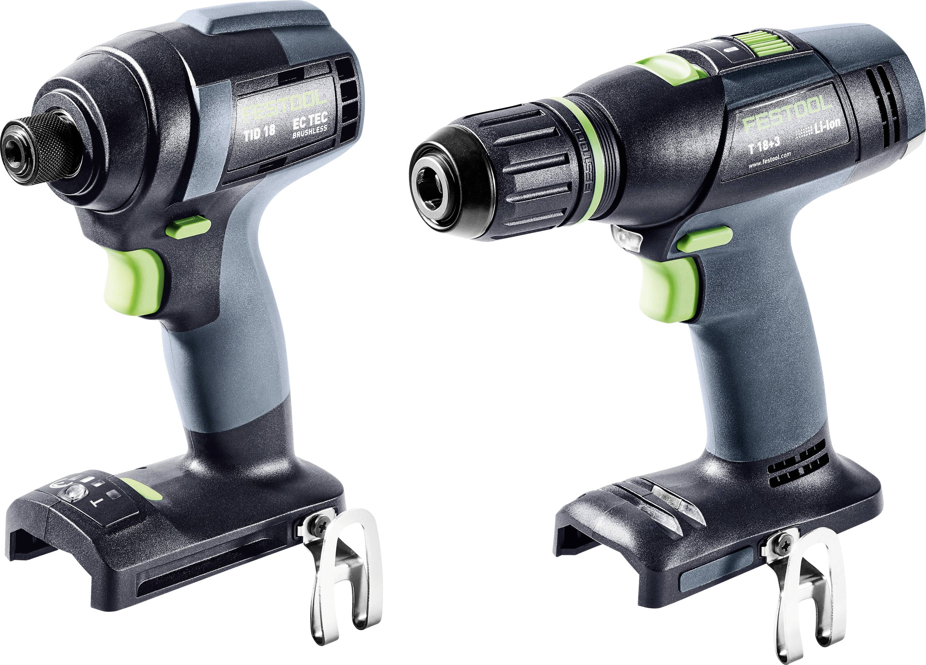 Két vezeték nélküli elektromos fúró kék és zöld kiegészítésekkel. Mindkettőnél fém öv klippek vannak csatolva az alaphoz.