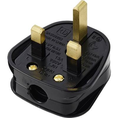 Fekete UK típusú háromtüskés elektromos dugó adapter sárgaréz tüskékkel, fehér háttéren izolálva megjelenítve.