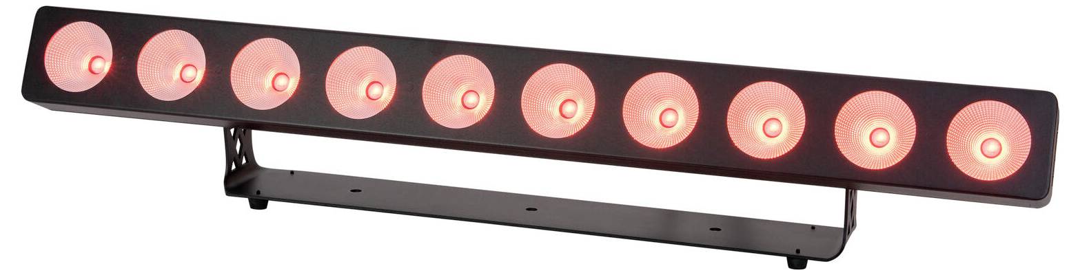 "Wireless DMX" világításvezérlő panel az „LPP4" kijelzéssel, menügombokkal és USB-porttal, amely egy technikai világítási eszköz része.