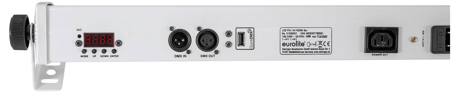 Egy rack-szerelt audióeszköz hátsó paneljének képe, amely különféle be- és kimeneti portokat mutat, beleértve az 'DMX IN' és 'DMX OUT' jelölésű XLR csatlakozókat.