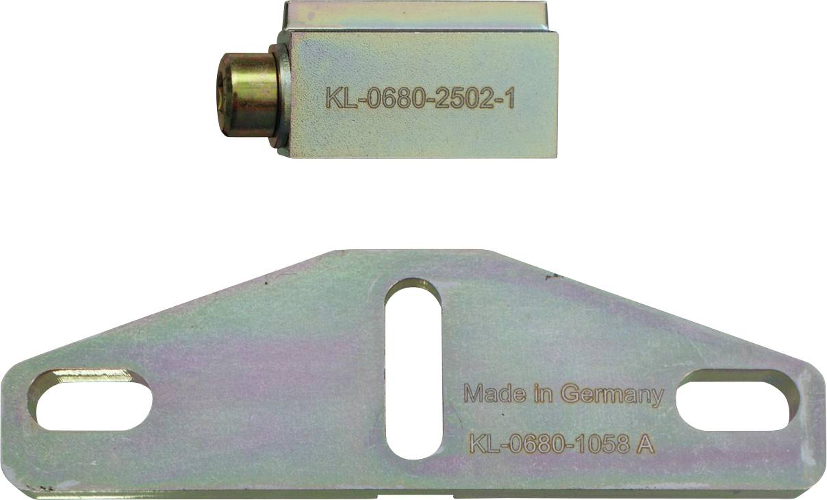 Egy „KL-0680-2502-1" feliratú fémrész egy „Made in Germany KL-0680-1058 A" feliratú zárójel fölött.