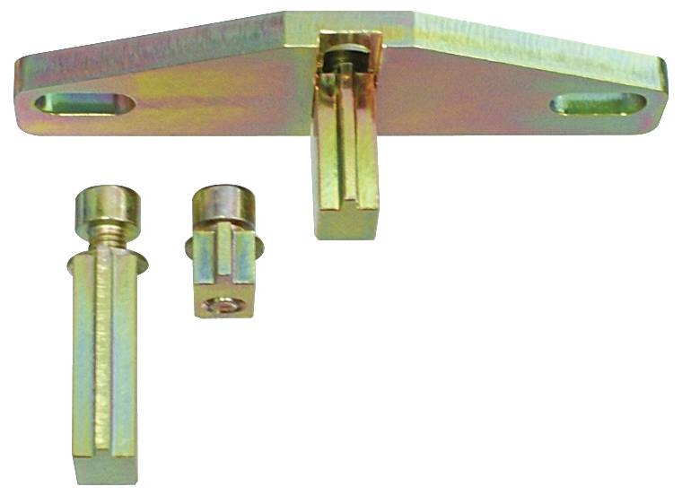 Fémes konzol két csavarral. A konzolnak egy középső kiálló része és két hosszú furat van a rögzítéshez. A csavaroknak függőleges barázdái vannak.