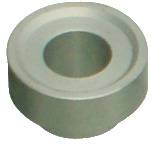 Lapos, kör alakú fémgyűrű központi lyukkal.