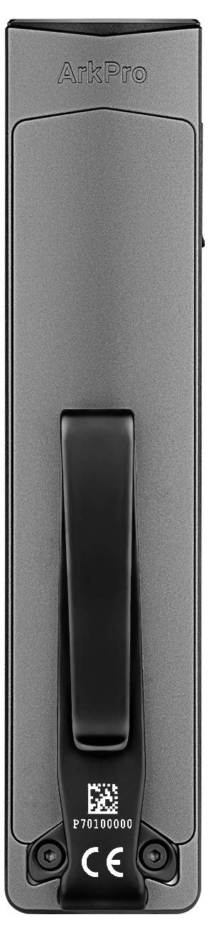 Fekete elektronikus eszköz klippel, amelynek tetején az "ArkPro" felirat található, és az alján QR-kód valamint tanúsítási jelölések láthatók.