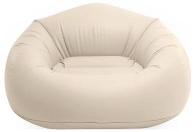 Egy nagy, bézs színű babzsákfotel puha, lekerekített kialakítással és széles, invitáló ülőfelülettel.