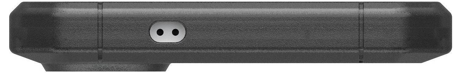 Egy fekete okostelefon oldalnézetből készült képe, amelynek a lenti élére fókuszál egy látható kettős hangszórónyílással.