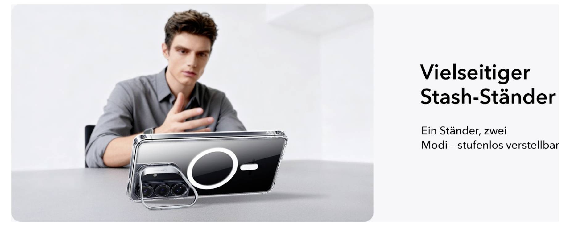 Egy férfi egy olyan okostelefon-állványt használ, amely vízszintesen egy asztalon áll. Szöveg: 'Sokoldalú tárolóállvány. Egy állvány, két mód - fokozatmentesen állítható'.