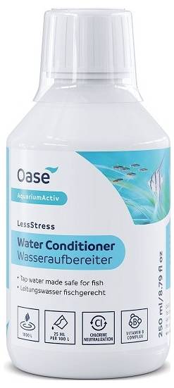 'Oase LessStress Water Conditioner' aquáriumhoz való üveg, 250 ml. A címkék szerint semlegesíti a klórt és biztonságossá teszi a csapvizet a halak számára.