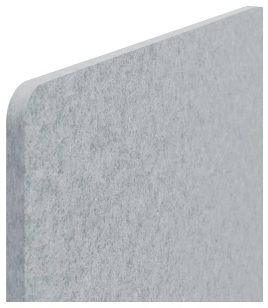 Egy világosszürke kőlap vagy burkolólap közeli képe, lekerekített bal szélével, egyszerű fehér háttér előtt megjelenítve.