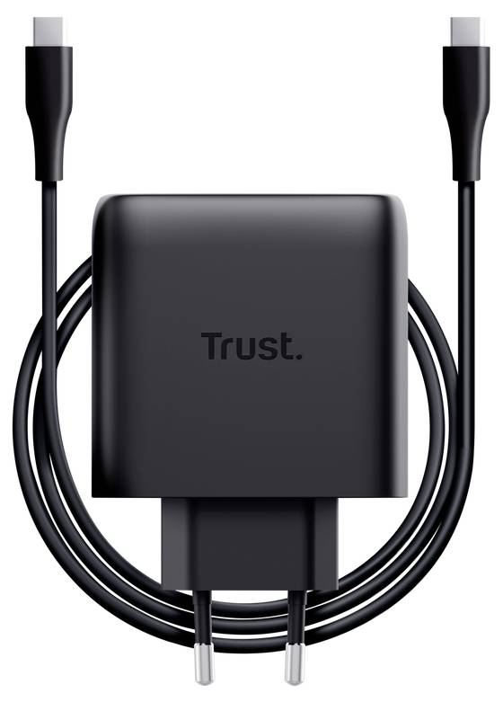 Black Trust USB-C töltő fehér háttéren, két csatolt kábellel és kétpólusú dugóval.