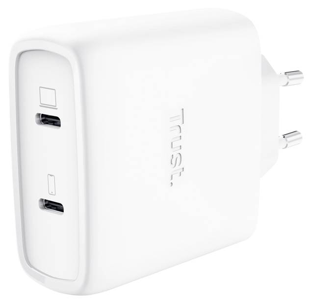 Fehér Trust falitöltő két USB porttal és EU kétpólusú dugóval egyszerű háttéren.