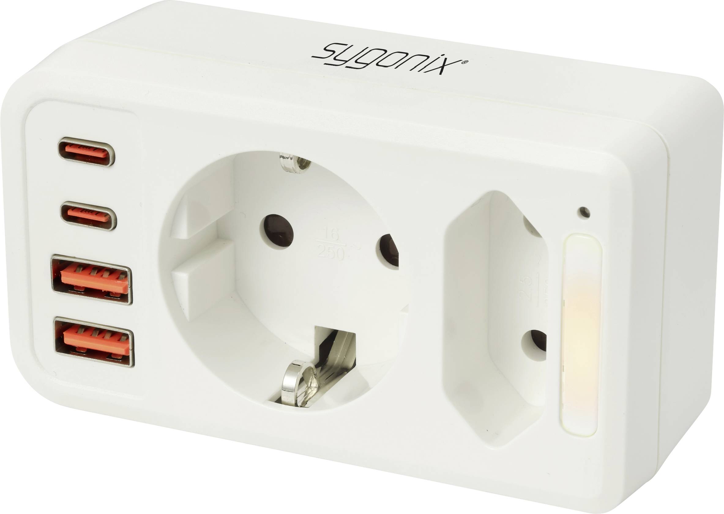 Fehér elosztó adapter két USB-C porttal, két USB-A porttal, egy európai aljzattal és egy oldalsó kapcsolóval/jelzőfénnyel.