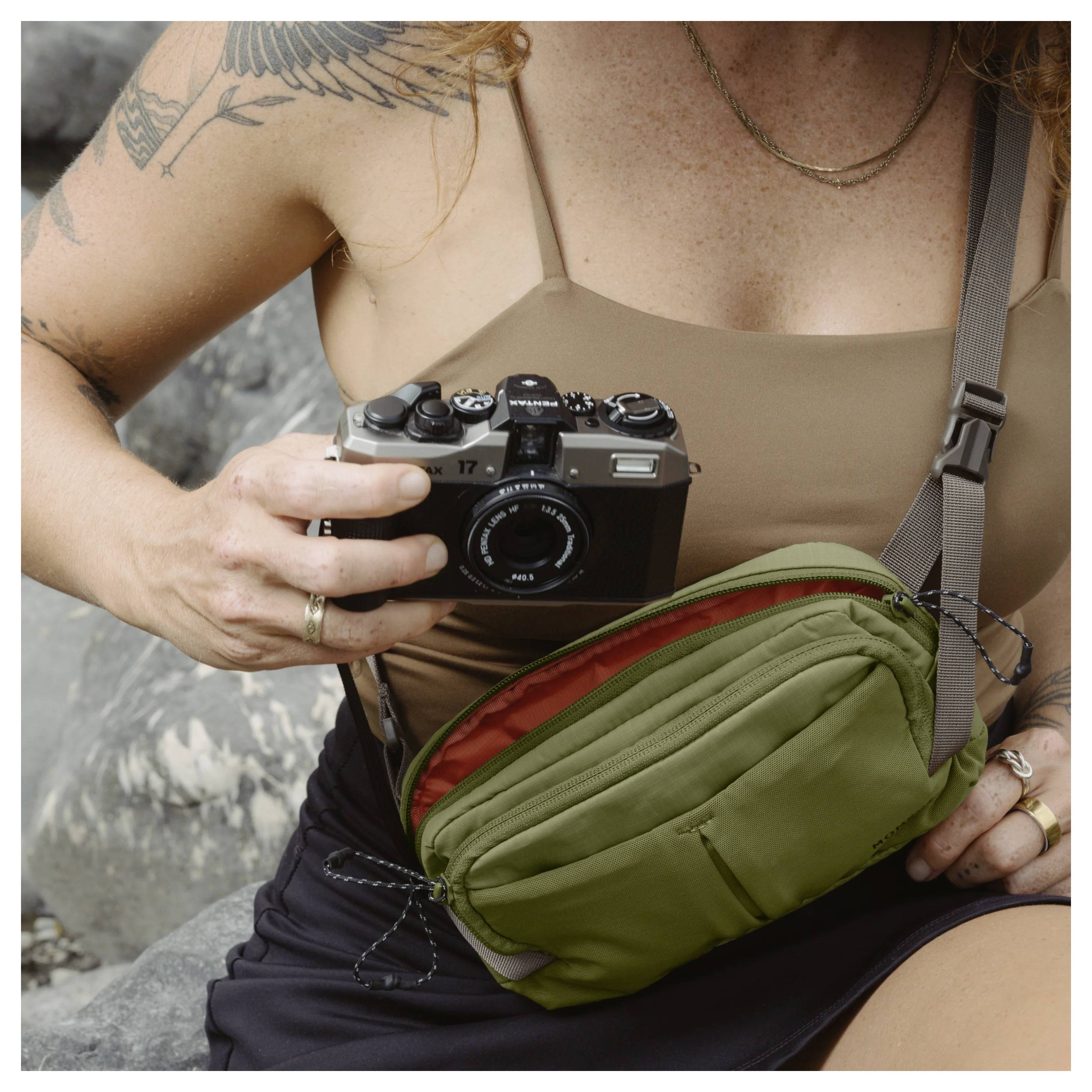 Moment Moment Fast & Light Take Sling 1.5L moss kameratáskaq Vízálló-6
