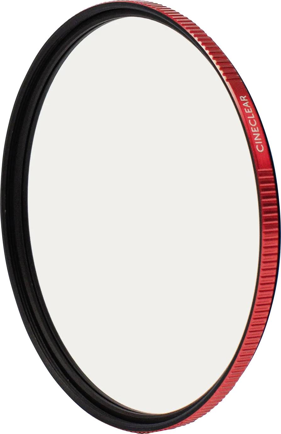 Egy vörös és fekete kerek kameralencsefilter közeli felvétele, amelynek a szélén a „CINECLEAR" felirat van nyomtatva.