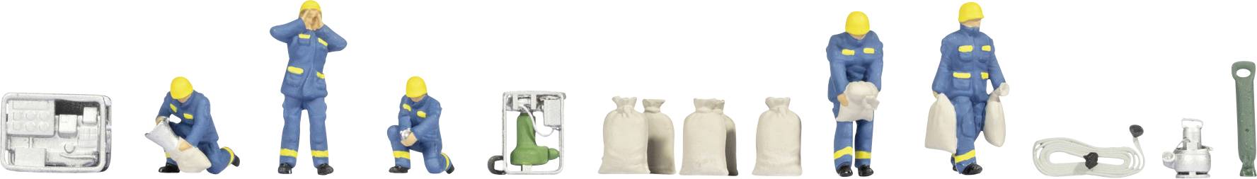 Vegyes miniatűr ipari figurák és felszerelések, beleértve kék egyenruhás munkásokat, zsákokat, szelepet, csőfittingeket és szerszámokat, fehér háttéren egy sorban elrendezve.