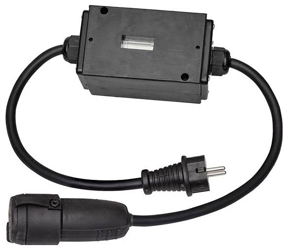 Fekete színű sorolható elektromos eszköz kordokkal és dugóval, valószínűleg egy hordozható áramforrás-adapter vagy vezérlő, fehér háttéren bemutatva.