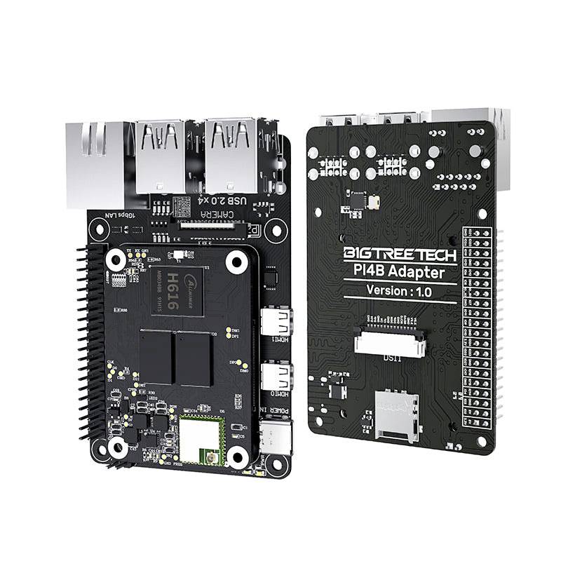 Egy BIGTREETECH Pi4B Adapter áramköri kártya két nézete, amely az elején egy felszerelt modullal és a hátoldalon a "BIGTREETECH Pi4B Adapter 1.0 verzió" felirattal látható.