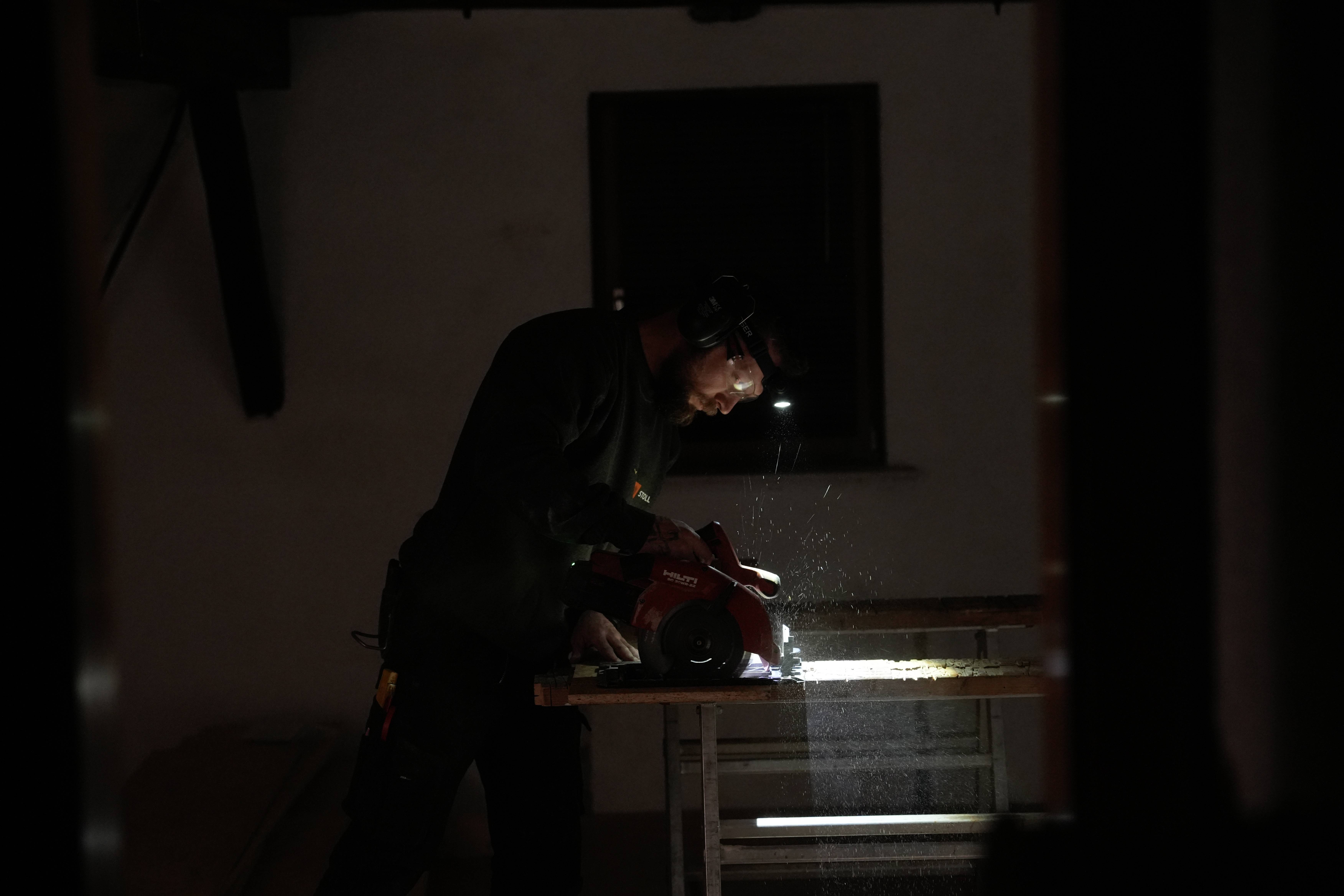 Ledlenser H7R LED Fejlámpa Akkuról üzemeltetett 1200 lm 4 óra 503221-12