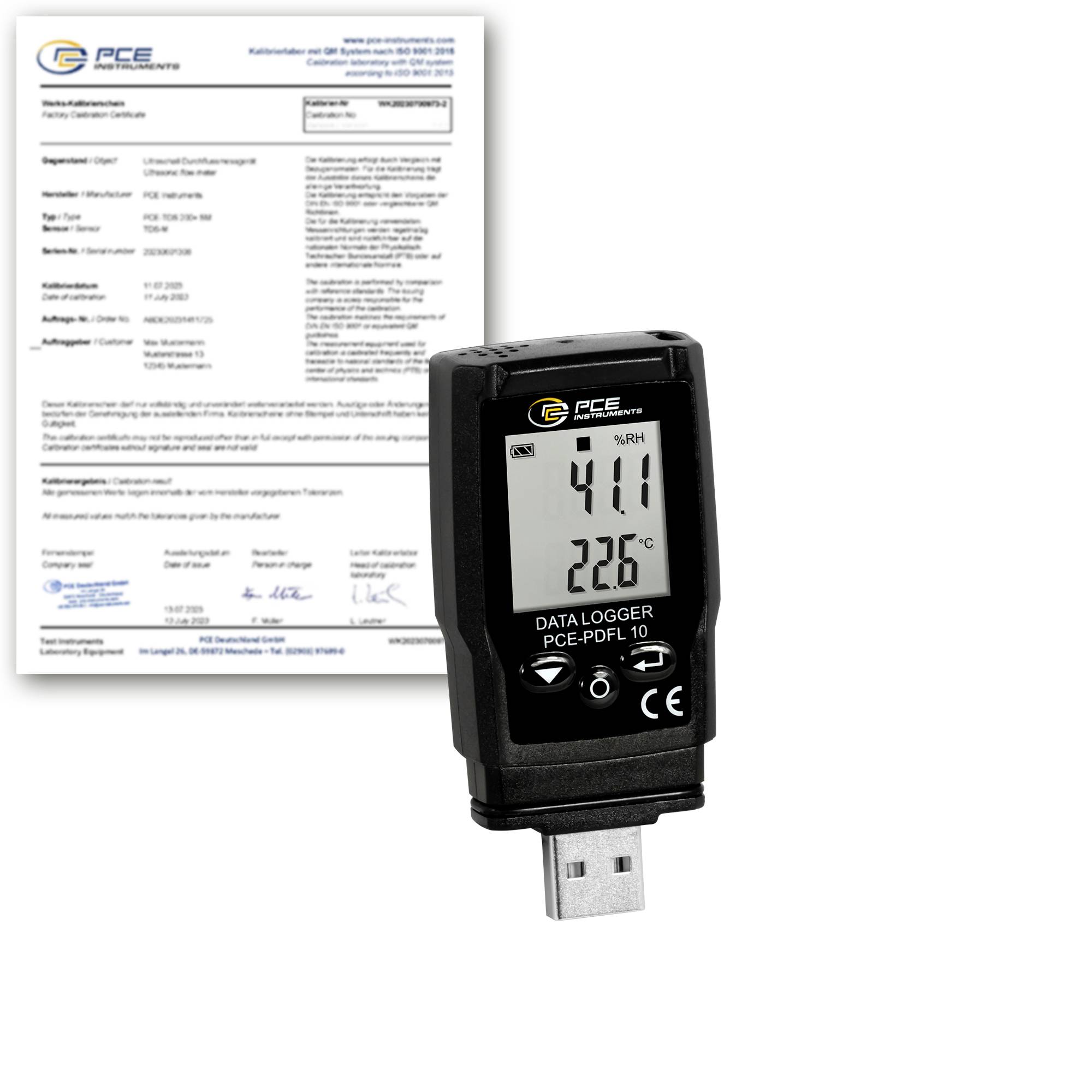 PCE USB adatgyűjtő 41,1% RH és 22,6°C értéket mutat, háttérben kalibrációs tanúsítvánnyal.