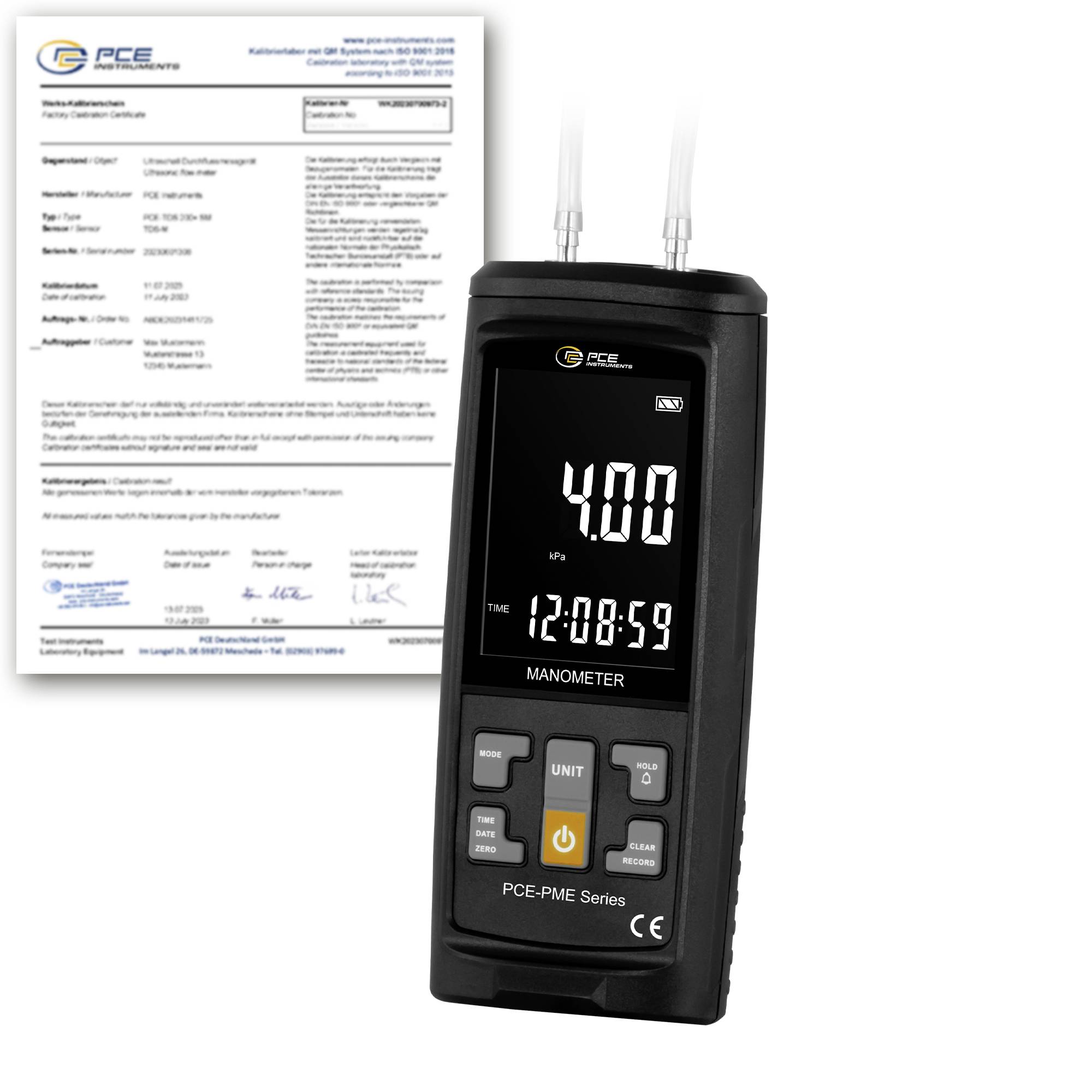 PCE-PME sorozat digitális manométer, amely 4,00 kPa értéket mutat, a háttérben kalibrációs tanúsítvánnyal.