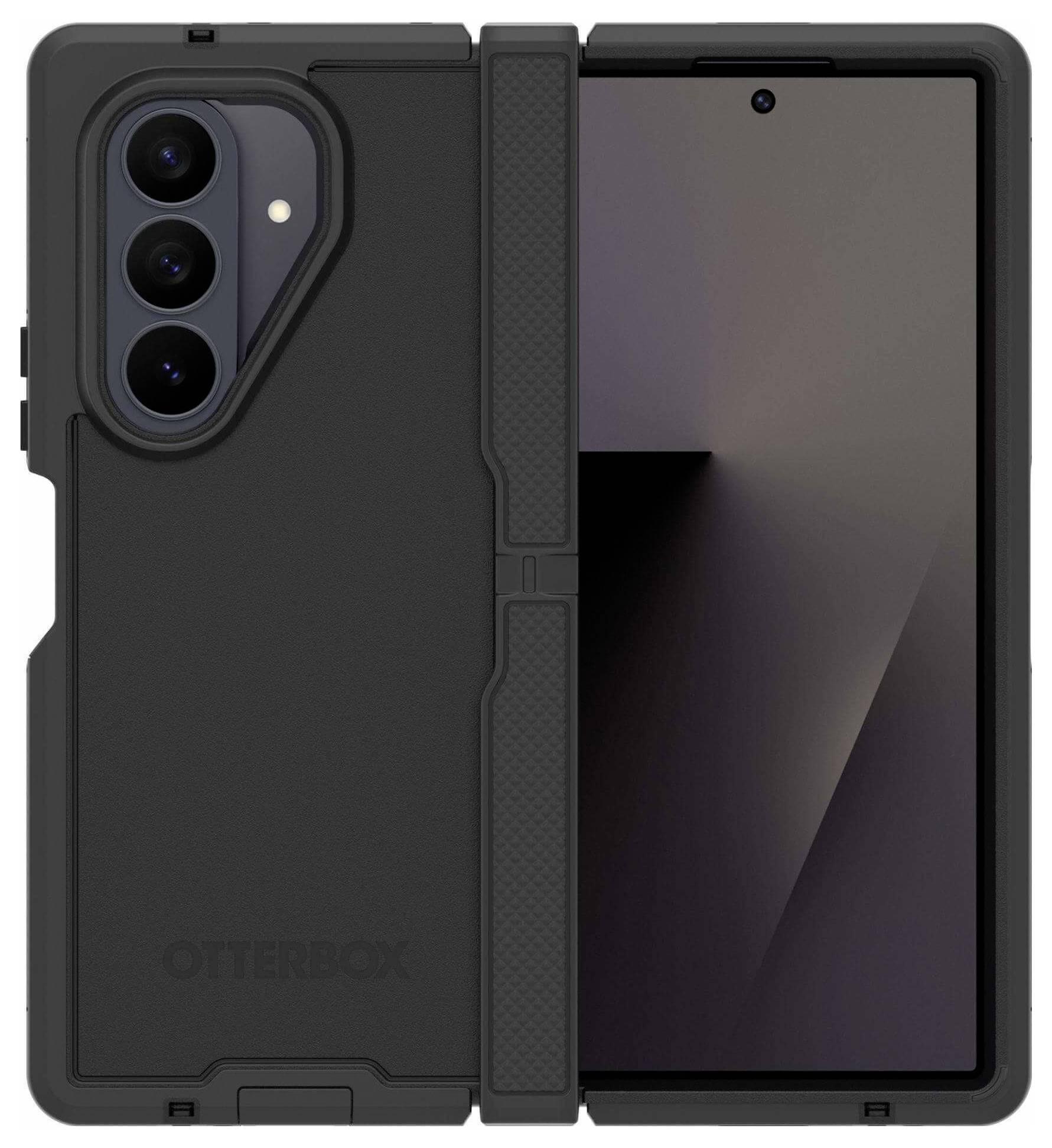 Fekete OtterBox stílusú védőtok nyitott állapotban, amely egy okostelefon előlapját és a hátoldalon lévő hármas kameravágást mutatja.