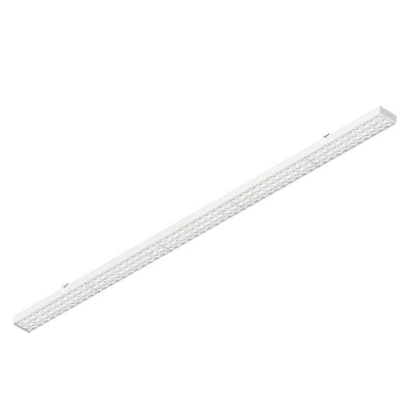 Hosszú fehér lineáris LED lámpatest átlósan elhelyezve egy egyszerű fehér háttéren.