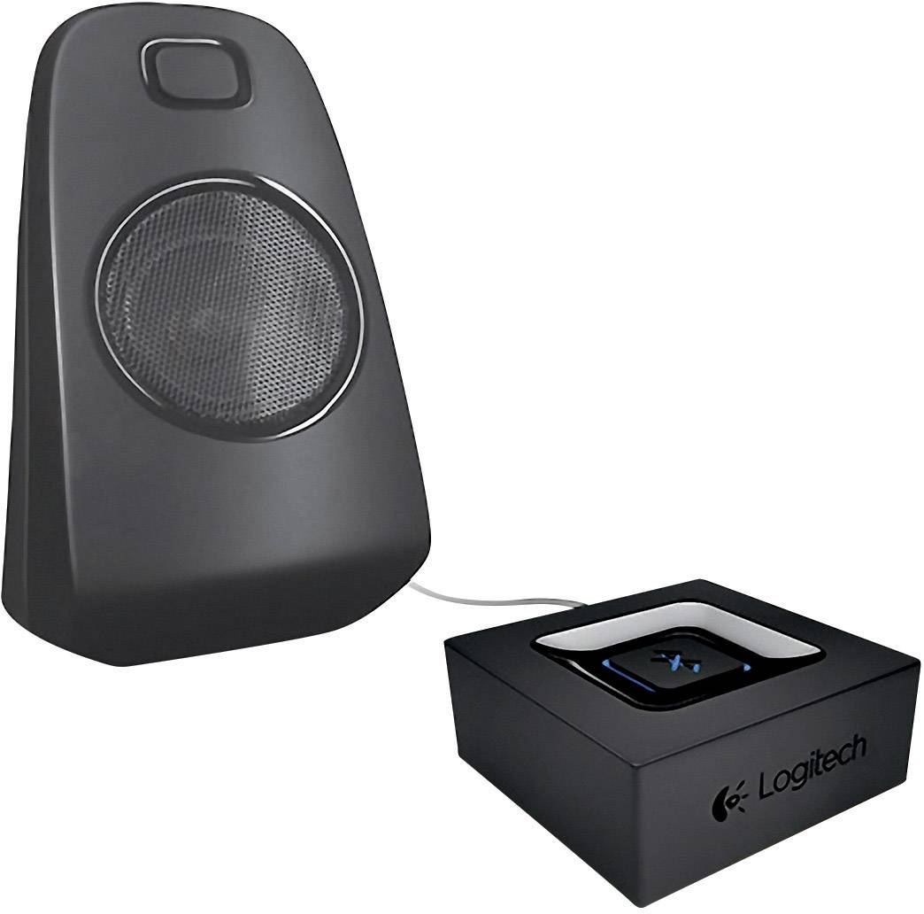 Egy fekete hangszóró és egy Logitech márkájú vezeték nélküli Bluetooth-vevőegység. A vevőegységen világító Bluetooth-embléma látható.