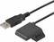 Egy USB-kábel egy speciális adapterrel, amelyet egy másik elektronikai eszközhöz csatlakoztatnak.