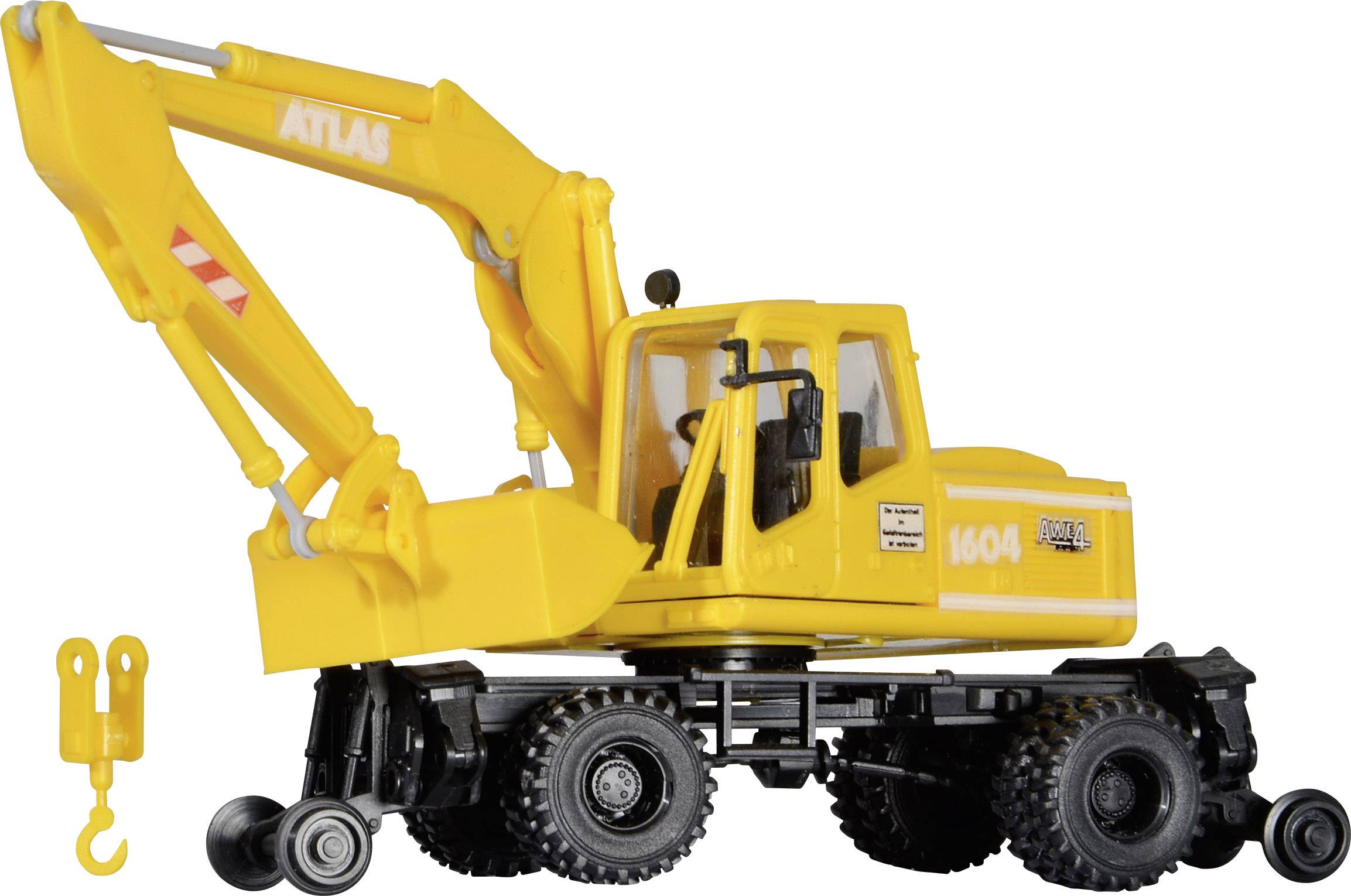 Egy sárga játék kotrógép négy nagy kerékkel és mozgatható markolókarral. A kotrógép egy fekete guruló kocsira van szerelve.