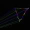 Tarka fénycsíkok fekete háttér előtt absztrakt háromdimenziós mintázatot képeznek, amely egy prizmára emlékeztet.