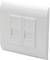 Egy fehér, téglalap alakú dupla villanykapcsoló a falon. A kapcsolónak két billenő gombja van, amelyekkel a lámpákat lehet vezérelni.