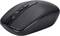 Fekete vezeték nélküli számítógépes egér, amelynek tetején egy DPI-gomb található, mellette egy görgetőkerék.