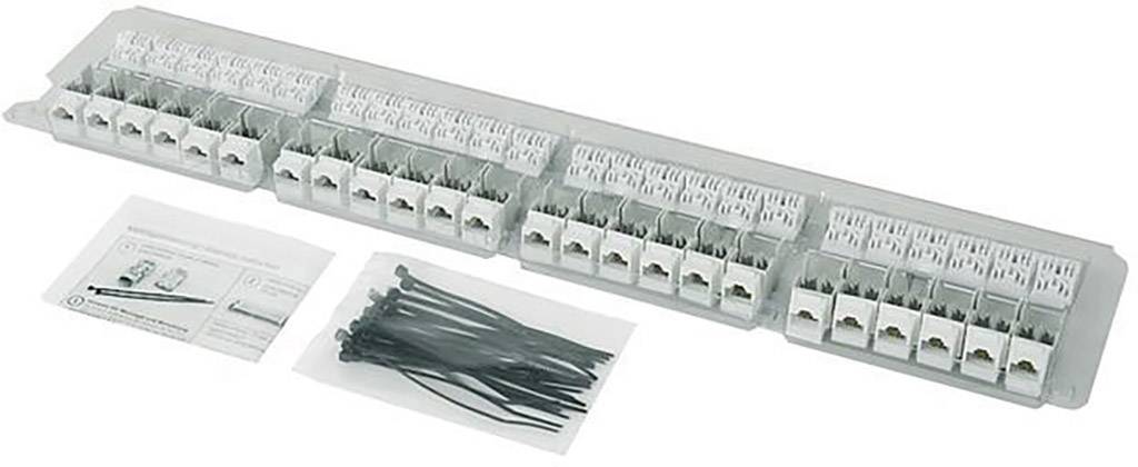 Patch panel több RJ45-csatlakozóval, kábelkötegelőkkel és útmutatóval. Alkalmas hálózati kábelek rendszerezésére.