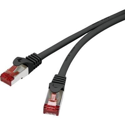 Egy fekete Ethernet-kábel két piros RJ45 csatlakozóval a végén, hálózati kapcsolatok létesítésére használva.