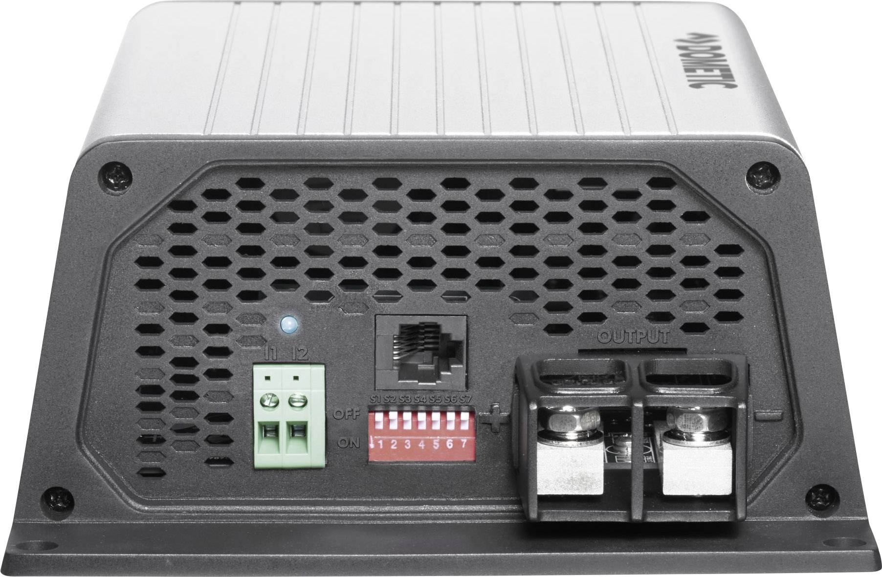 VOLTGEAR többportos töltőkészülék kapcsolókkal egy fémfelületen. Speciális elektronikai alkalmazásokhoz tervezve.