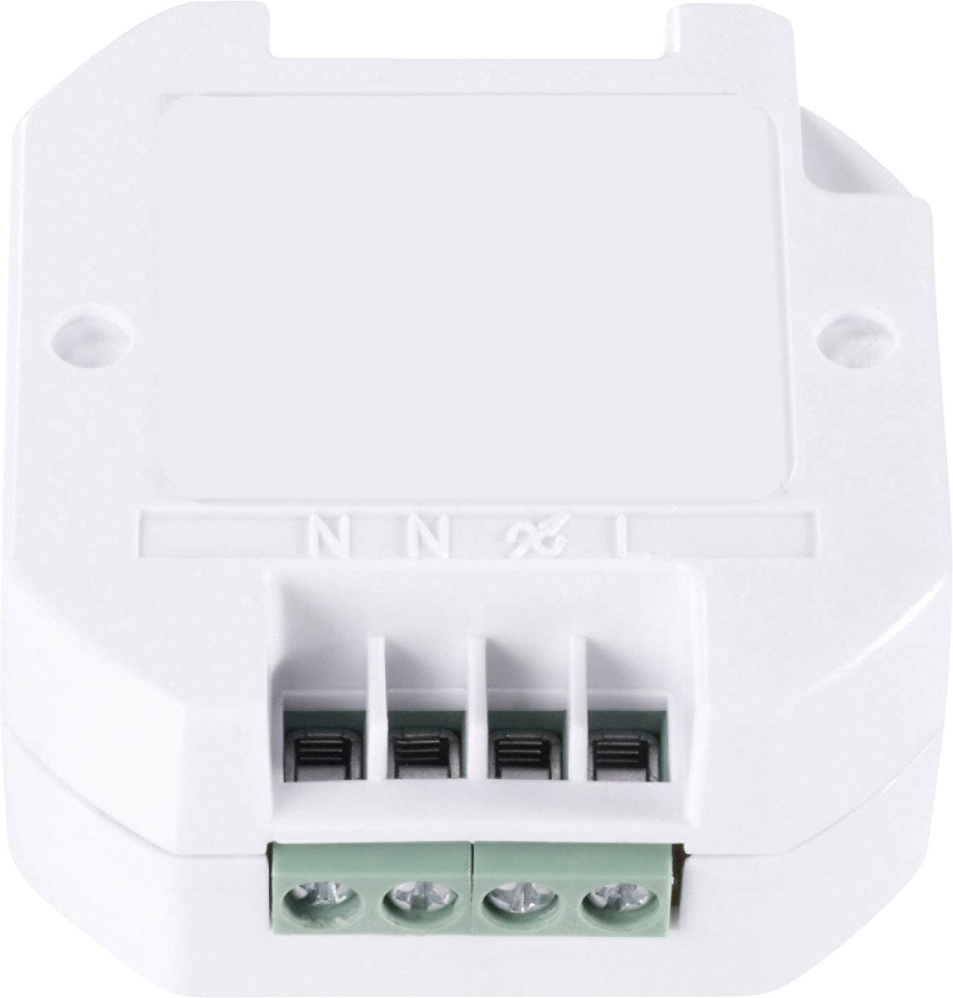 Egy fehér házban lévő elektromos csatlakozóblokk négy kapoccsal, amelyek közül kettő 'N' jelöléssel van ellátva.