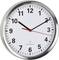 Egy ezüst szélű analóg óra 10:10-et mutat.