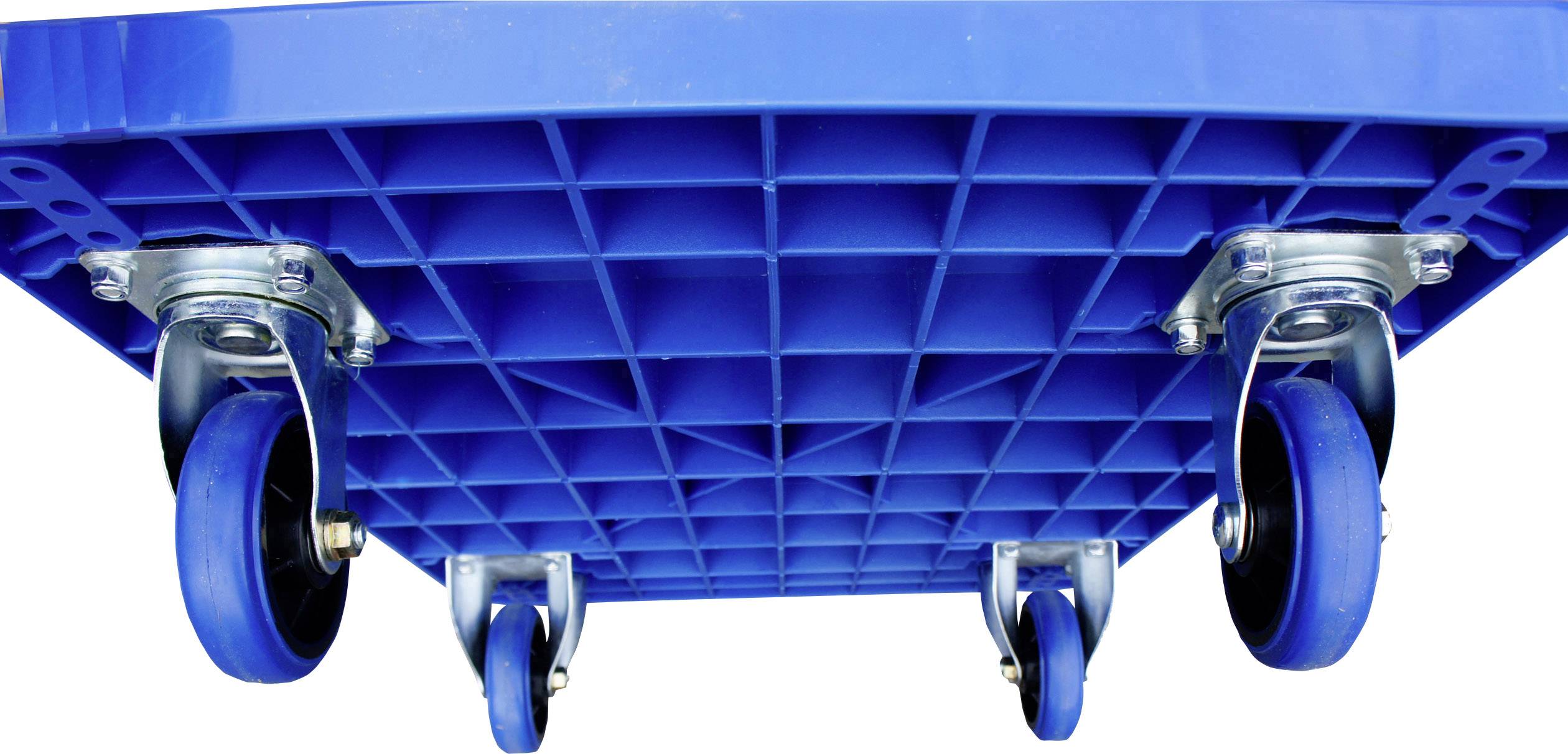 Kék raklap négy kerékkel, alulnézetből fotózva. Alkalmas nehéz áruk szállítására, ideális raktári és logisztikai felhasználásra.