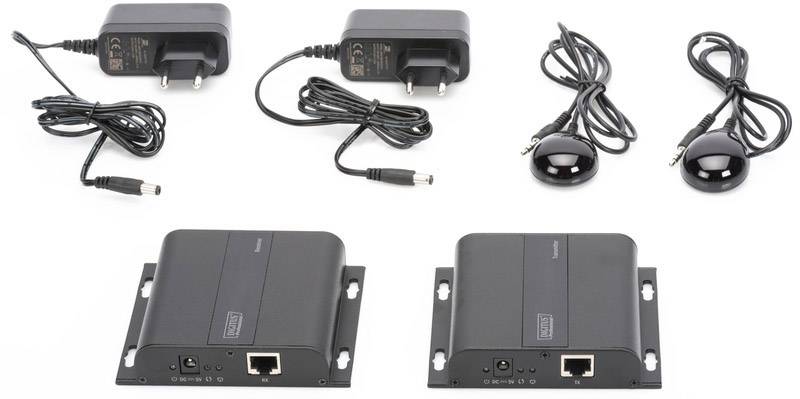 Két fekete HDMI-elosztó készlet adapter kábelekkel és infravörös adókkal. Használatos jelátvitelre nagyobb távolságokon.